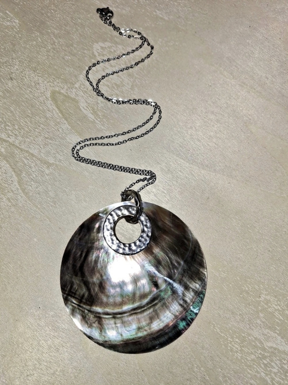 Shell Pendant Necklace - Picture 3 of 4